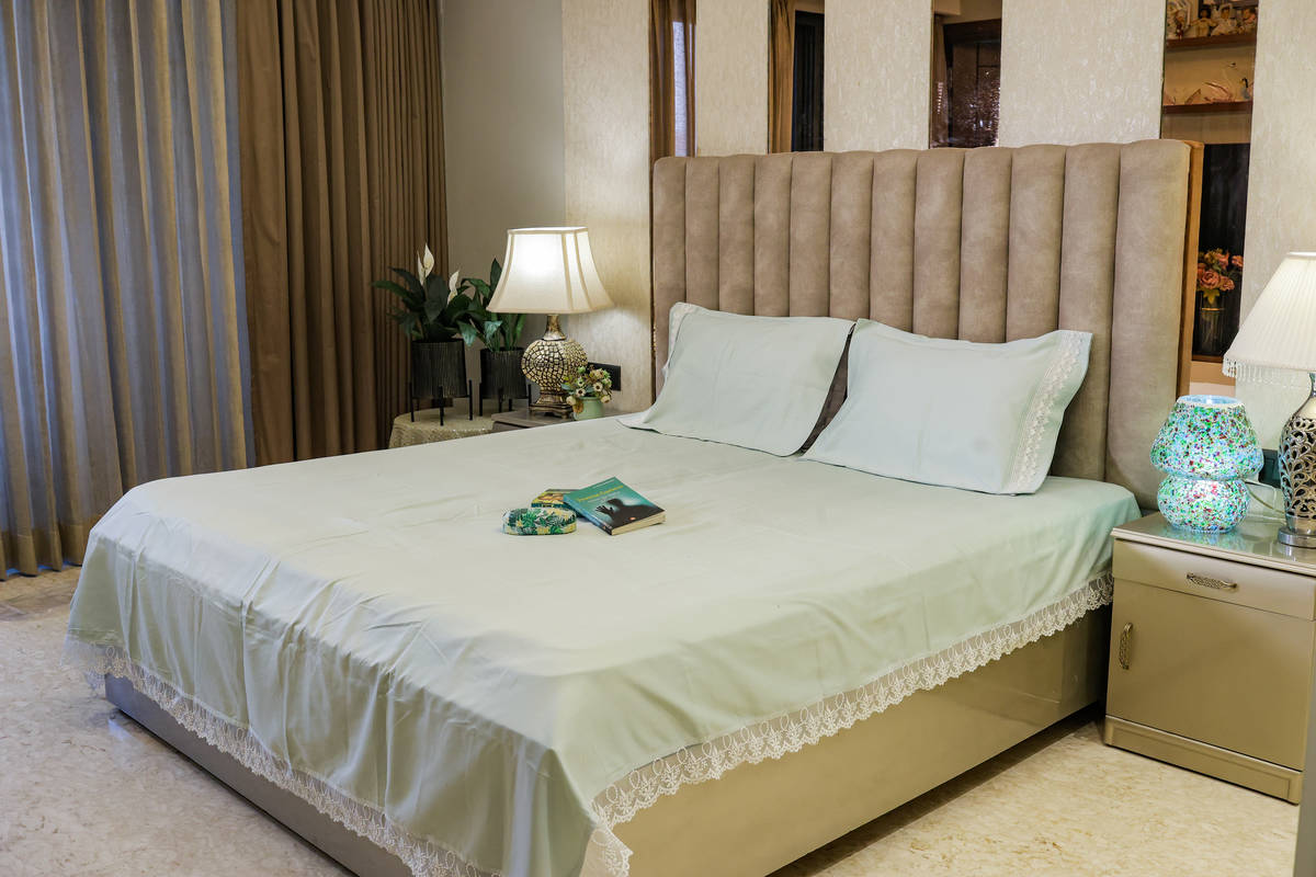 Bedsheet Pistachio green King Size with two pillow covers.