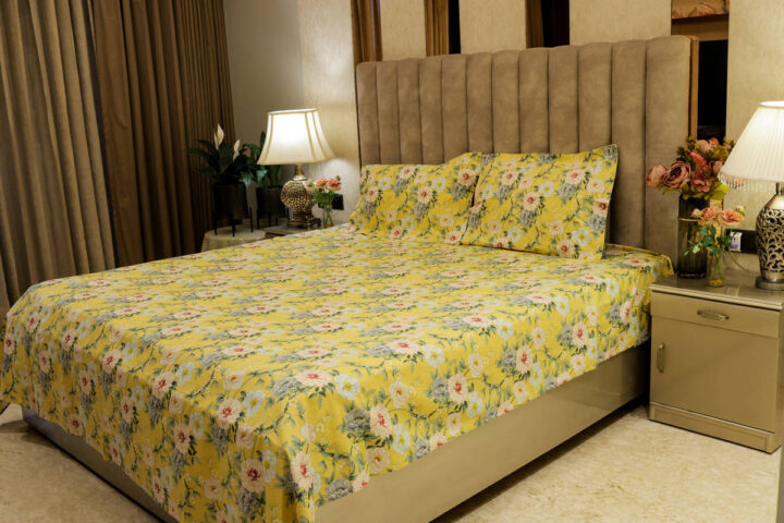 Bedsheet with matching pillow covers King Size 100% cotton